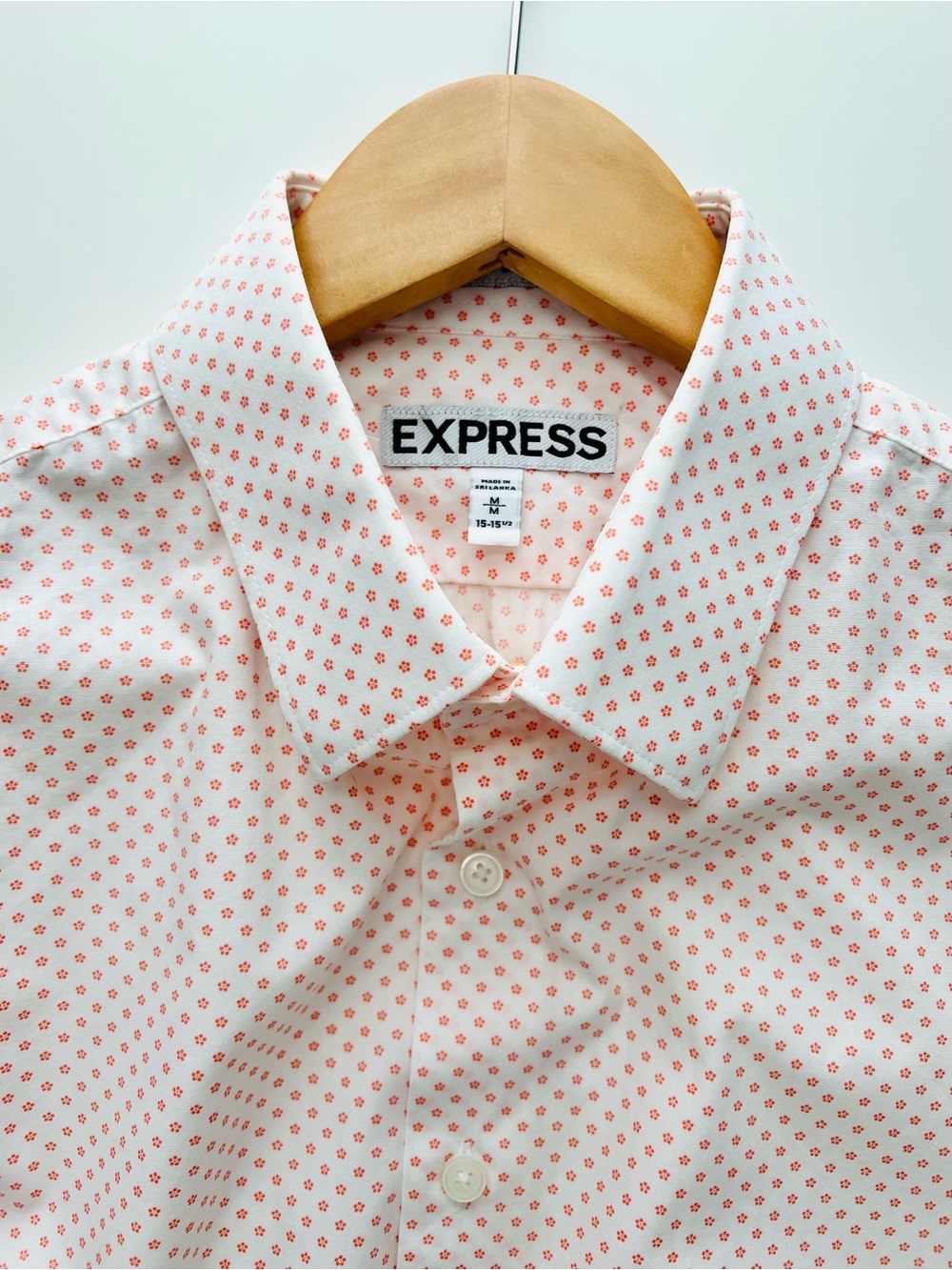 Express Men's M White Pink Floral Ditsy Print Button Down Dress Shirt M 15-15.5